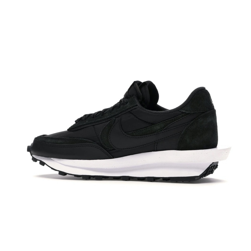 Nike LD Waffle
sacai Black Nylon